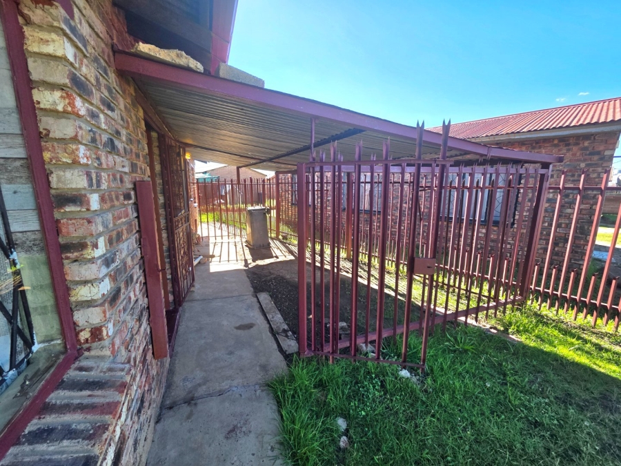 3 Bedroom Property for Sale in Bohlokong Free State